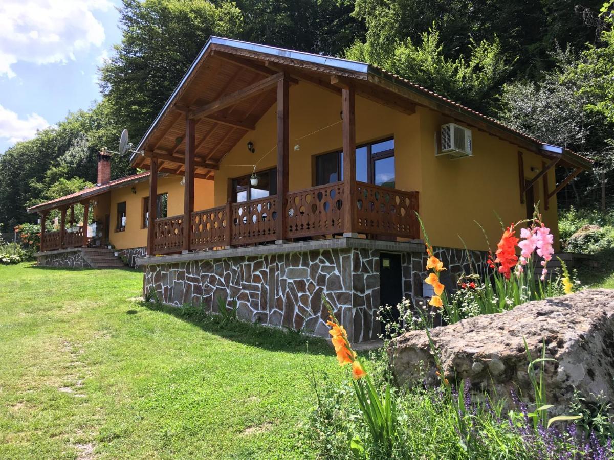 Бунгала Дара Kalofer Exterior photo