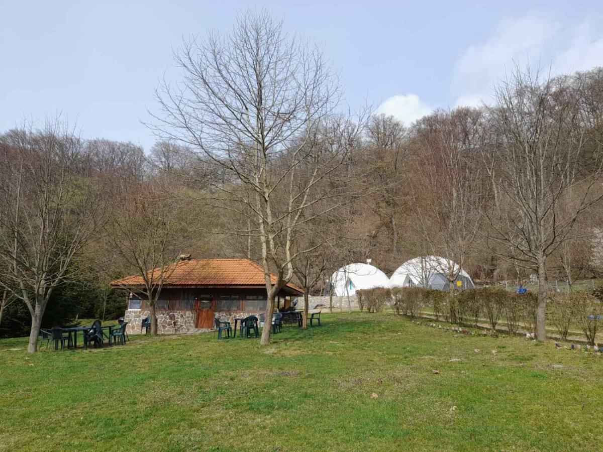 Бунгала Дара Kalofer Exterior photo