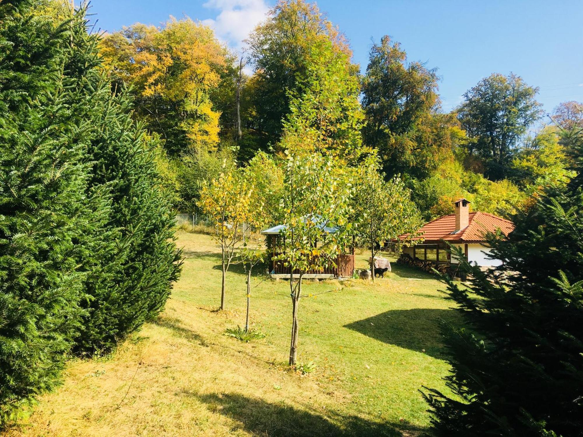 Бунгала Дара Kalofer Exterior photo