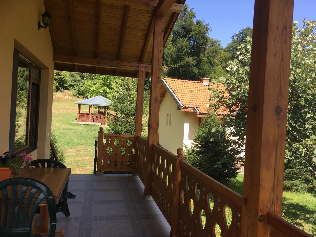 Бунгала Дара Kalofer Exterior photo
